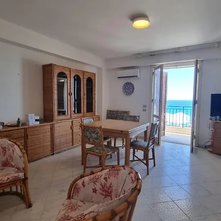 Casa Azzurra - Terrazza Sul Mare Apartment *
